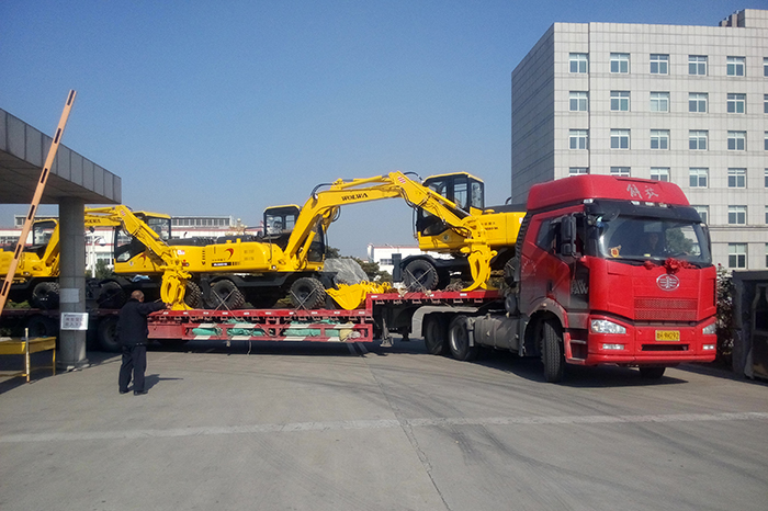 沃爾華集團4臺DLS系列輪式蔗木裝卸機再次出口古巴 沃爾華集團4臺DLS系列輪式蔗木裝卸機再次出口古巴