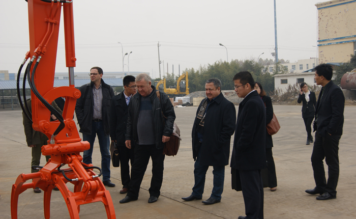 俄羅斯客戶(hù)訪(fǎng)問(wèn)沃爾華集團(tuán)