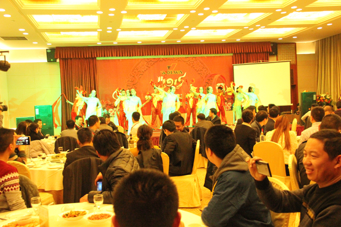 山東沃爾華工程機(jī)械有限公司隆重舉行2015年代理商年會(huì)