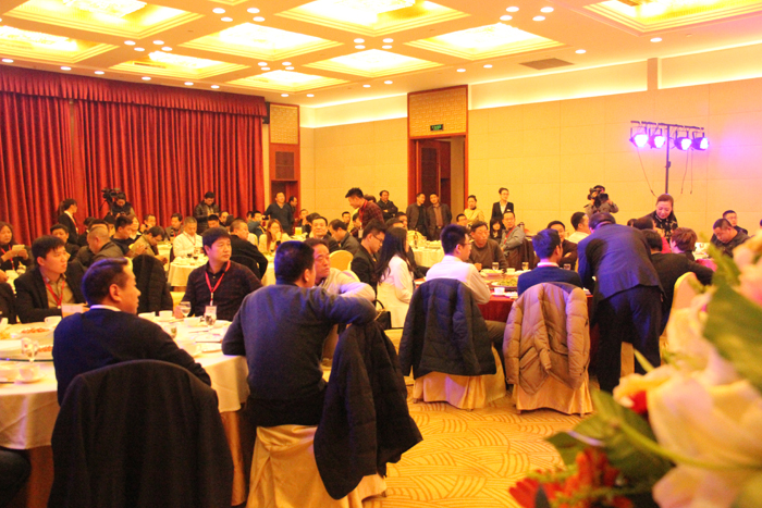 山東沃爾華工程機(jī)械有限公司隆重舉行2015年代理商年會(huì)