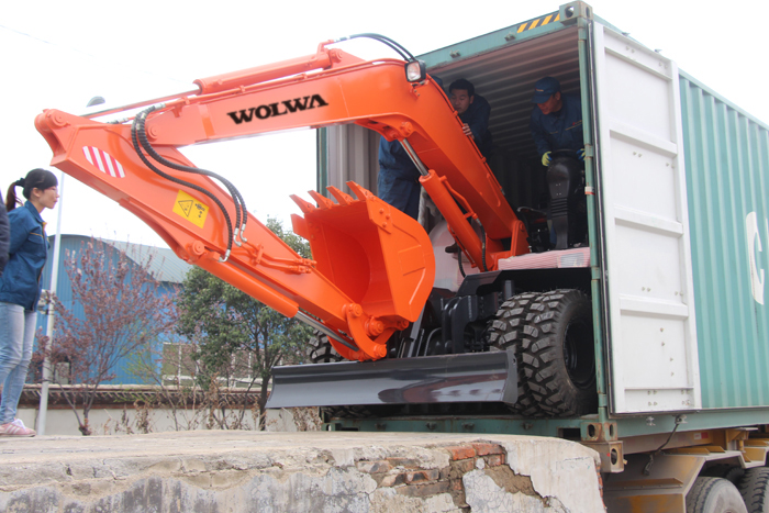 沃爾華集團(tuán)2兩臺挖掘機(jī)順利出口馬來西亞 沃爾華集團(tuán)2兩臺挖掘機(jī)順利出口馬來西亞