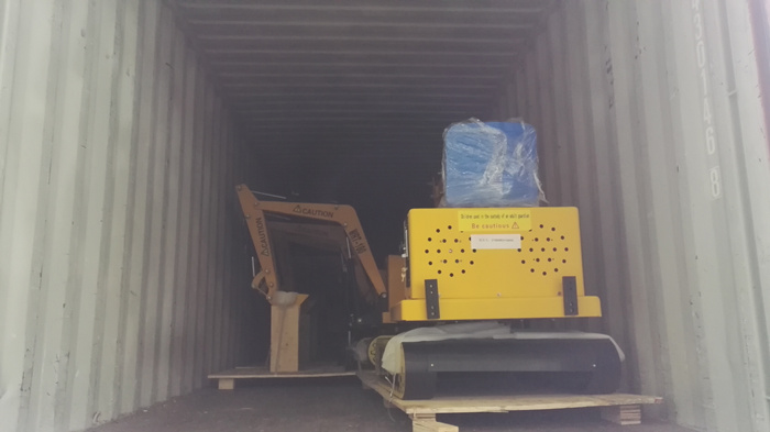 沃爾華集團(tuán)第二批20臺(tái)兒童挖掘機(jī)發(fā)往新加坡