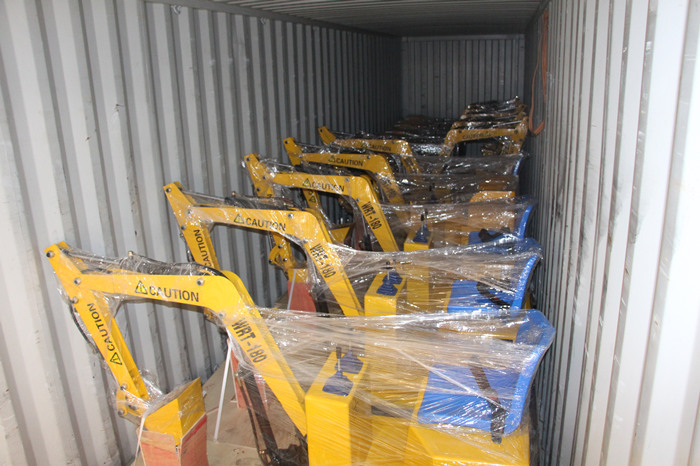 沃爾華集團(tuán)第二批20臺(tái)兒童挖掘機(jī)發(fā)往新加坡