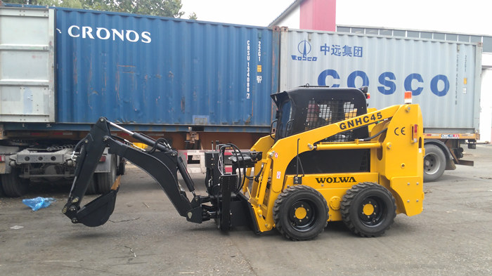 沃爾華集團(tuán)一批滑移裝載機(jī)出口南美