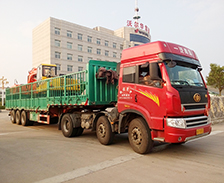 沃爾華集團(tuán)2臺(tái)挖掘機(jī)裝車即將出口委內(nèi)瑞拉