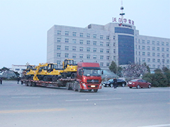 沃爾華集團(tuán)8臺輪式挖掘機陸續(xù)發(fā)往甘肅