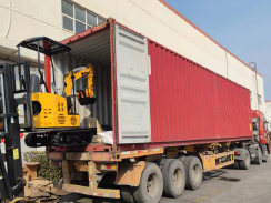 沃爾華集團(tuán)一批小型挖掘機(jī)出口北美市場(chǎng)